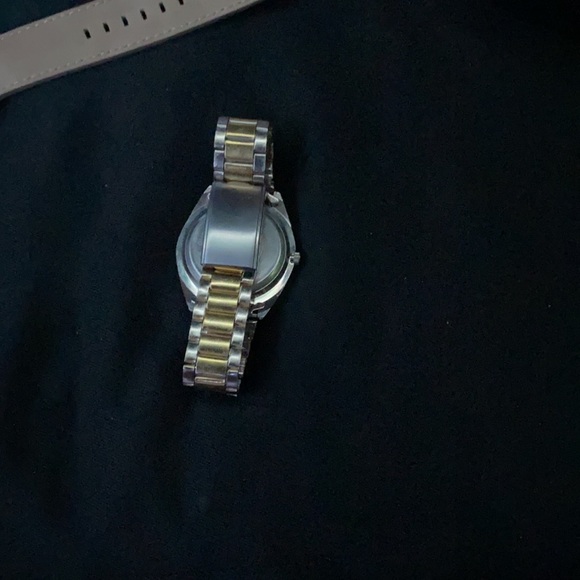 Watch - Picture 2 of 3